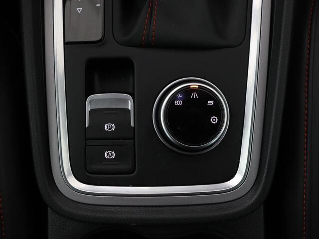 Seat ATECA 1.5 TSI FR Intense | Leder | Trekhaak | Stoelverwarming | Adaptive cruise | Standkachel | Camera | Carplay | Memory | Full LED | Keyless | Virtual Cockpit | Navigatie | Side Assist | Parkeerhulp