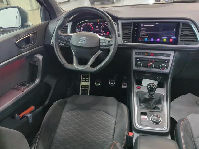 Seat ATECA 1.5 TSI 150pk FR Business Intense Navigatie / Perkeersensoren / 18"LM velgen / Camera / Clima / Carplay