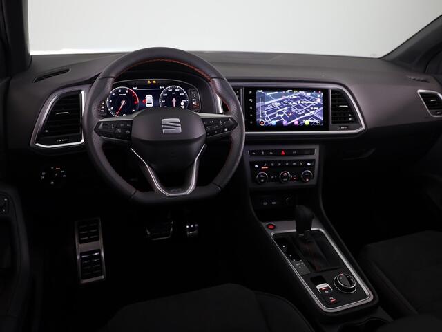 Seat ATECA 1.5 TSI FR Business Intense | Safe And Driving Pack XL | Velgen: 'Exclusive Cosmo Grey', 19 inch | Magic Black Metallic | Draadloze Carplay