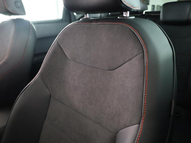 Seat ATECA 1.5 TSI FR Business Intense | Safe And Driving Pack XL | Velgen: 'Exclusive Cosmo Grey', 19 inch | Magic Black Metallic | Draadloze Carplay