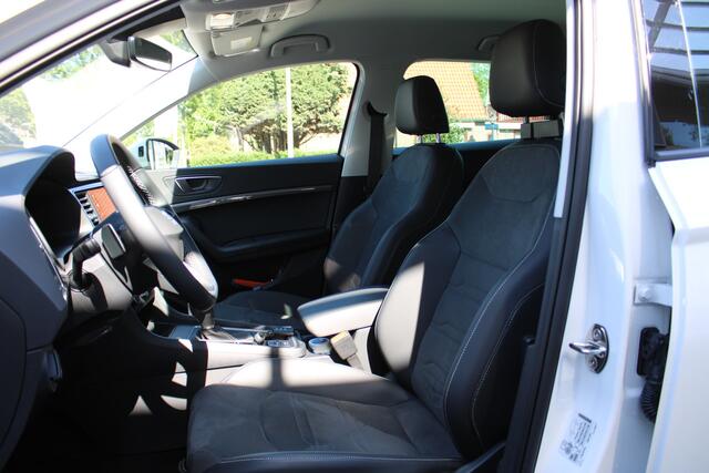 Seat ATECA 1.5 TSI 150PK DSG Style Business Intense LM 17", verw. stuur & stoelen, Apple Carplay/Android Auto