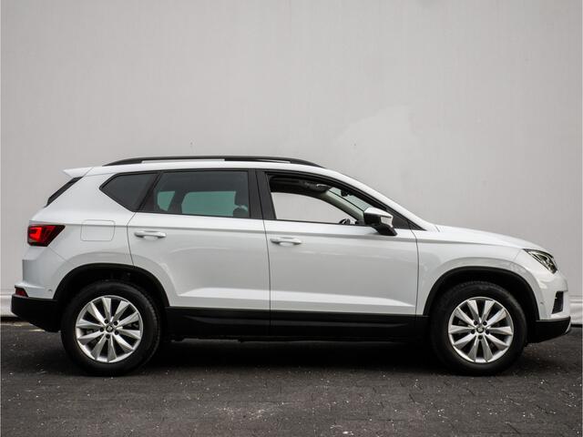 Seat ATECA 1.0 EcoTSI Style Business Intense Trekhaak/ Panoramadak/ Stoelverwarming/ Camera/ Parkeerhulp/ Navigatie
