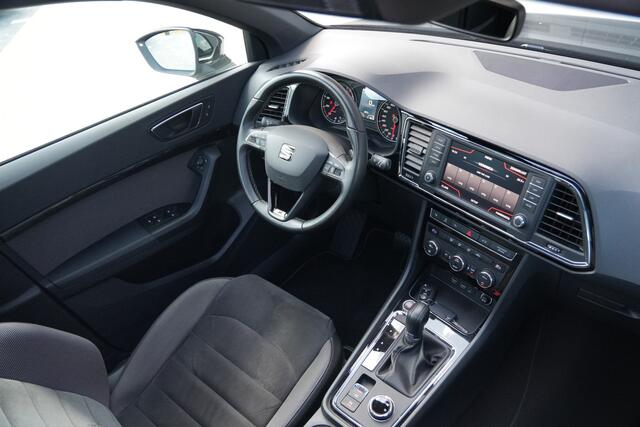 Seat ATECA 1.4 EcoTSI Xcellence 150pk Business Intense - Trekhaak - Panoramadak - Navi - ACC - Keyless - 360 Camera - LED - Rijklaar