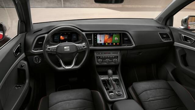 Seat ATECA 1.5 TSI FR Business Intense - ¤6.500,- Voordeel - 19 inch Velgen - Panorama Dak