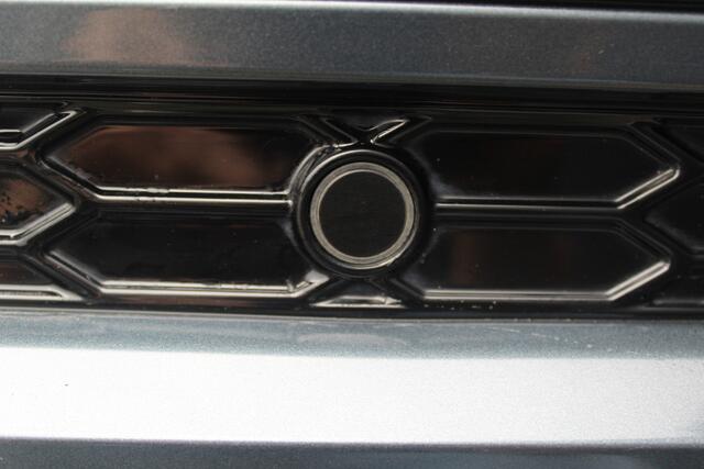 Seat ATECA 1.5 TSI FR | Incl. 12 Maanden garantie | Adaptieve Cruise | Airco | Bluetooth | Parkeercamera | Parkeersensoren | Navigatie | Stoelverwarming | Apple Carplay/Android Auto | Elektrisch inklapbare trekhaak | + Winterset