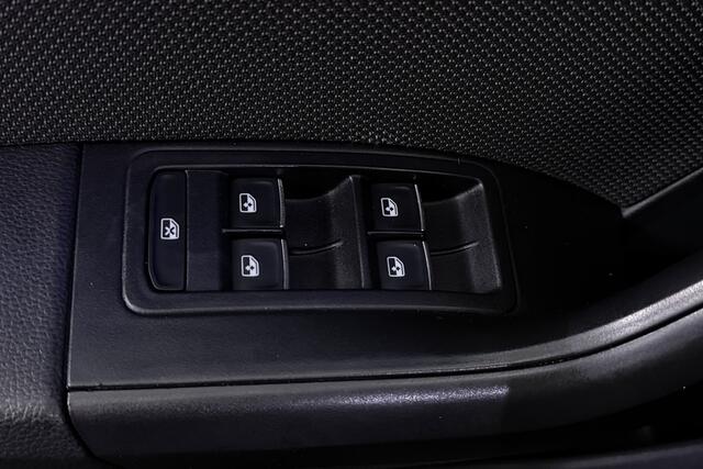 Seat ATECA 1.4 EcoTSI Xcellence (PANORAMADAK, CAMERA, STOELVERWARMING, TREKHAAK)