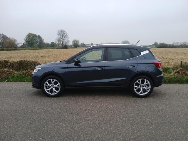 Seat Arona 1.0 TSI FR Business Connect + Navigatie + Camera + LED etc. etc.