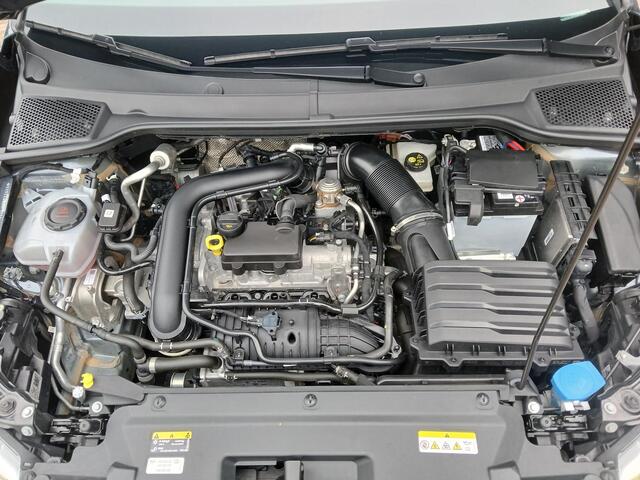 Seat Arona 1.0 TSI FR Business Connect + Navigatie + Camera + LED etc. etc.