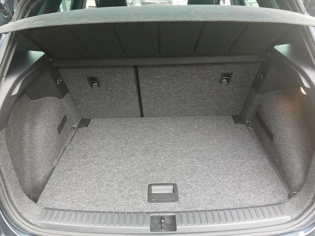 Seat Arona 1.0 TSI FR Business Connect + Navigatie + Camera + LED etc. etc.