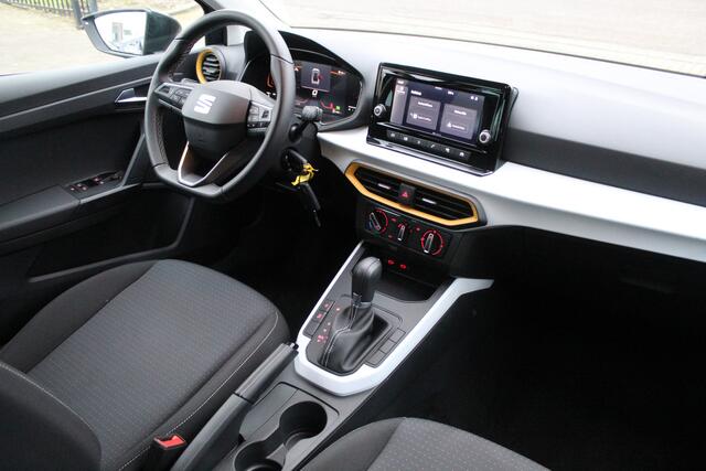 Seat Arona 1.0 EcoTSI Style Automaat/Digitaal dashboard/Lage kilomterstand/Parkeersensoren/Lane assist/Cruise control/Lichtmetalen velgen.