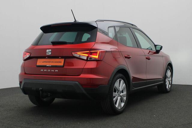 Seat Arona 1.0 TSI 95 pk Style Business Intense Plus | Leder/alcantara | Achteruitrijcamera | Stoelverwarming | Navigatie | Adaptive Cruise | Keyless Entry