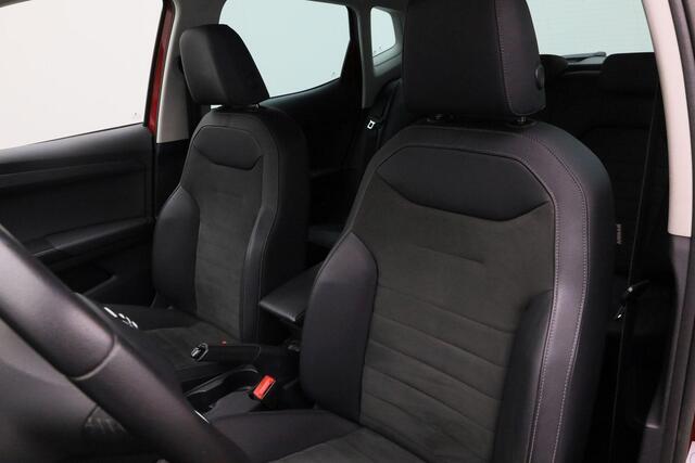 Seat Arona 1.0 TSI 95 pk Style Business Intense Plus | Leder/alcantara | Achteruitrijcamera | Stoelverwarming | Navigatie | Adaptive Cruise | Keyless Entry