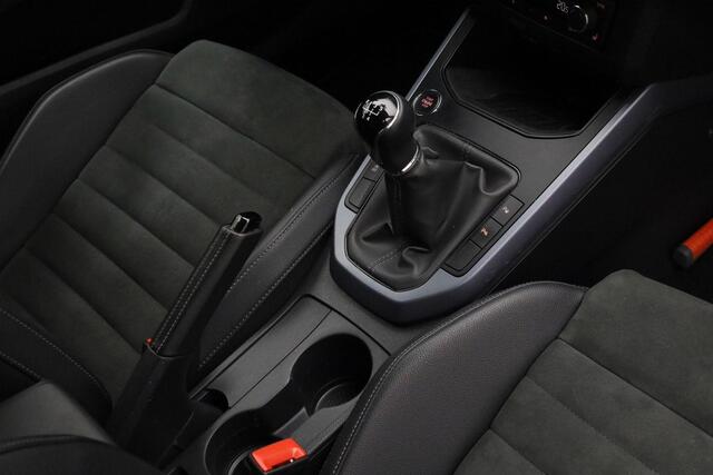 Seat Arona 1.0 TSI 95 pk Style Business Intense Plus | Leder/alcantara | Achteruitrijcamera | Stoelverwarming | Navigatie | Adaptive Cruise | Keyless Entry