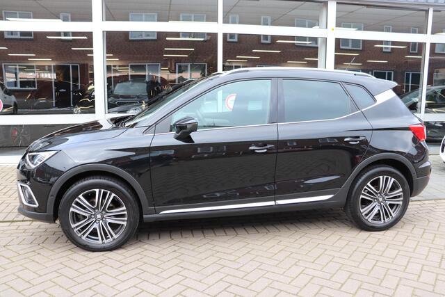 Seat Arona 1.0 TSI Xcellence Business Intense Automaat. Incl. Set winterwielen! Navigatie, 17 inch, dodehoek detectie.