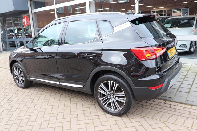 Seat Arona 1.0 TSI Xcellence Business Intense Automaat. Incl. Set winterwielen! Navigatie, 17 inch, dodehoek detectie.