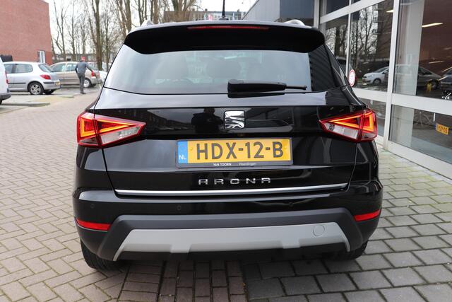 Seat Arona 1.0 TSI Xcellence Business Intense Automaat. Incl. Set winterwielen! Navigatie, 17 inch, dodehoek detectie.