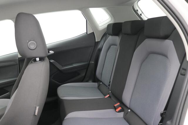 Seat Arona 1.0 TSI Style / Airco Climate Control / Cruise Control / Navigatie Apple CarPlay & Android Auto / LMV / Onderhoudshistorie aanwezig /