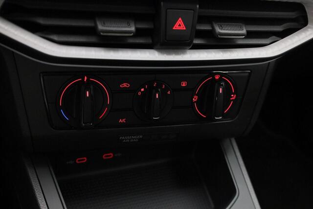 Seat Arona 1.0 TSI 95 pk Reference | Trekhaak | Apple Carplay / Android Auto | Cruise Control