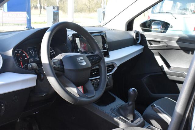Seat Arona 1.0 TSI Reference Trekhaak | Carplay Navi | Cruise 12 mnd BOVAG garantie Whatsapp 06-53188999