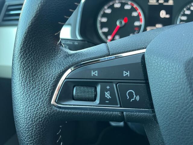 Seat Arona 1.0 TSI Xcellence Launch Edition / Navigatie / Camera / Afneembare trekhaak / 16'' LMV /