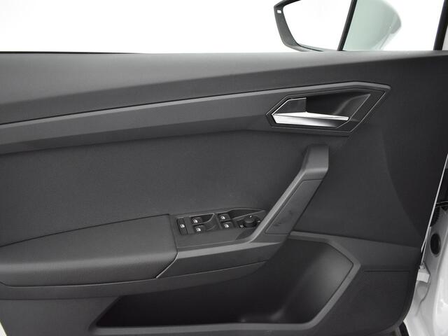 Seat Arona Style 1.0 70 kW / 95 pk EcoTSI SUV 5 versn. Hand | Metallic lak | lichtmetalen velgen | Privatelease 399,- | 3000,- Euro inruilbonus!