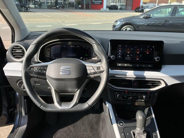 Seat Arona 1.0 Tsi 110pk DSG Style · Apple/Android Car Play · Camera · Park Assist · P-Sensoren · ACC · 17'' Inch · Garantie t/m 25-01-2029 of 100.000km