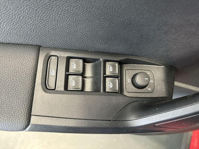 Seat Arona 1.0 Tsi 110pk DSG Style · Camera · Apple/Android Car Play · P-Sensoren · ACC · 17'' Inch · Garantie t/m 24-01-2029 of 100.000km