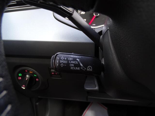 Seat Arona 1.0 TSI Style Business Intense Automaat, Navigatie, Camera, Adaptieve Cruise, Multimedia, Multifunctioneel stuur, Airco/ECC, Dealer onderhouden, CruiseControl, Parkeersensoren, LM-Velgen