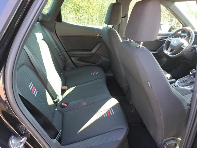 Seat Arona 1.0 TSI FR Business Intense Met/ VC/ Led/ FR/ 115 pk/ Haak+/ Camera/ Clima/ Navi/ PDC/ 17 lmv