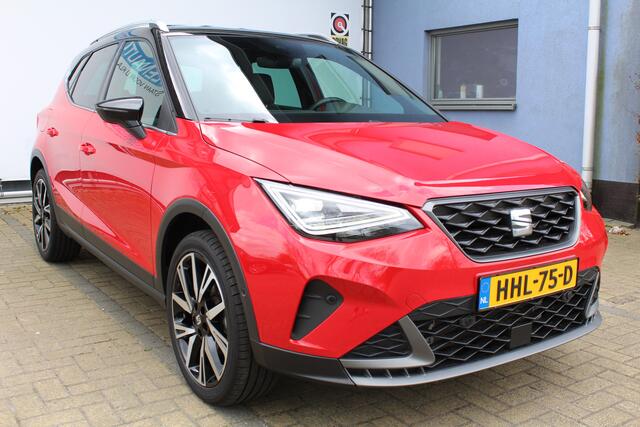 Seat Arona 1.0 TSI FR Business Connect | Incl. 12 maanden Garantie | Adaptive cruise controle | Achteruitrijcamera | Keyless entry/start | Parkeersensoren V+A | Digital Cockpit | Apple CarPlay/Android Auto | Navigatie | Climate controle | Schakelmogelijkheid aan st