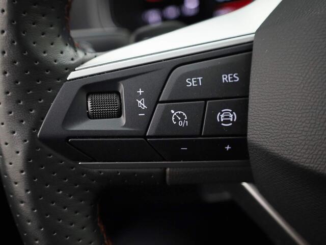 Seat Arona 1.5TSI/150PK FR DSG · Camera+Parkeersensoren · App connect · Stoelverwarming
