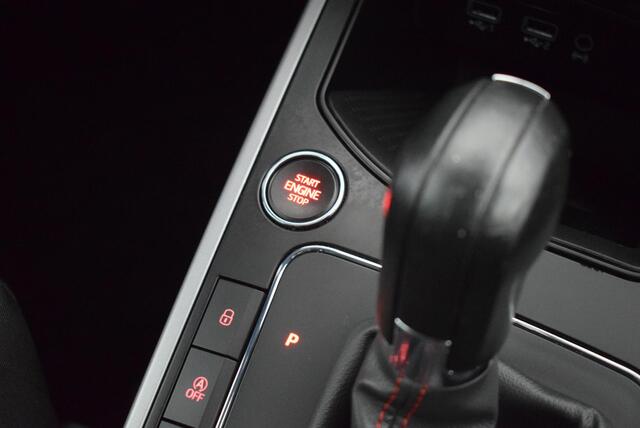 Seat Arona 1.0 TSI 116pk DSG FR Business Intense Trekhaak Camera Keyless Navigatie