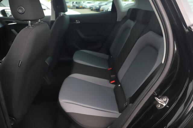 Seat Arona 1.0 TSI Style Business Intense Navigatie Achteruitrijcamera Keyless Adaptive Cruise Carplay Android 16 inch LMV