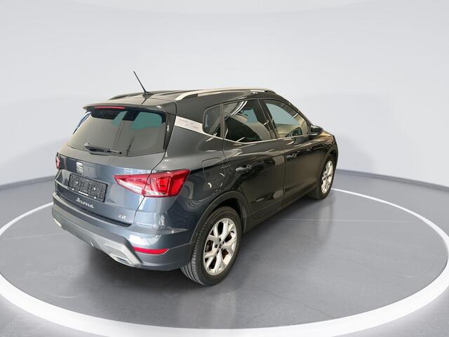 Seat Arona 1.0 Tsi 110pk DSG FR · Camera · Apple/Android Car Play · Park Assist · Navi · Cruise Control · 17'' Inch ·