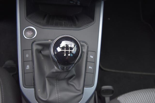 Seat Arona 1.0 TSI Style Business Intense , TREKHAAK , CLIMATR , A UITRIJ CAM , PDC V+A , NAVI ,