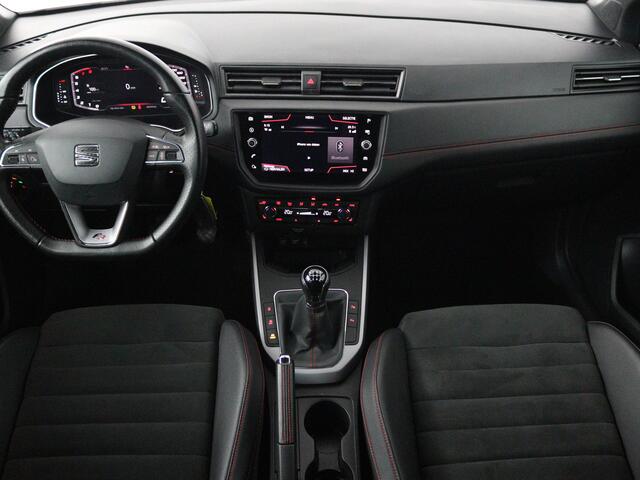 Seat Arona 1.5 TSI EVO FR Business Intense | Apple Carplay / Android Auto (Navigatie) | Parkeersensoren rondom | Digitale Cockpit |