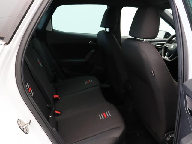 Seat Arona 1.0 TSI FR | Achteruitrijcamera | Trekhaak | Stoelverwarming | Automaat | LED verlichting |
