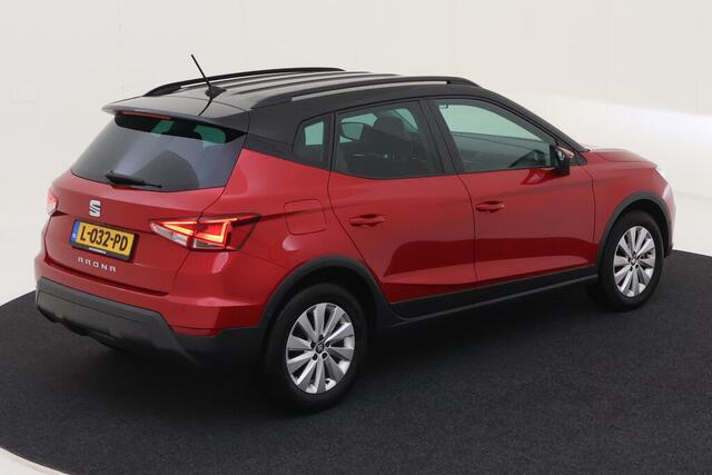 Seat Arona 1.0 TSI 95PK Style Business Intense Plus / LED / Achteruitrijcamera / Stoelverwarming / Digitale Cockpit / App-Connect