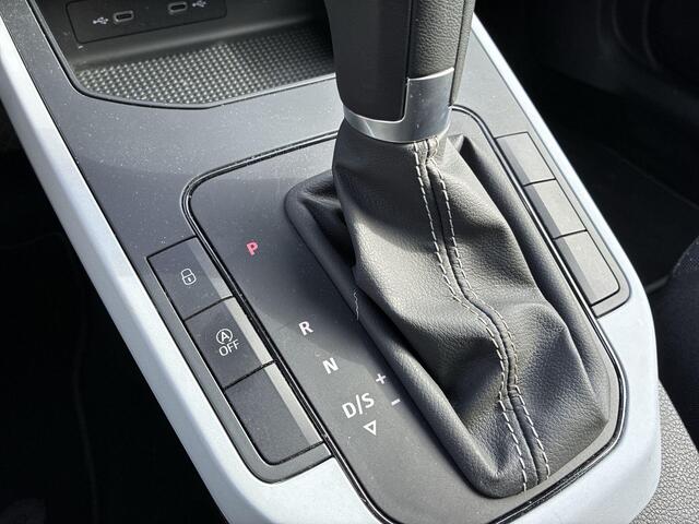 Seat Arona 1.0 TSI 110pk DSG Style · Apple/Android Car Play · Navigatie · P-Sensoren · Trekhaak · 16'' Inch ·
