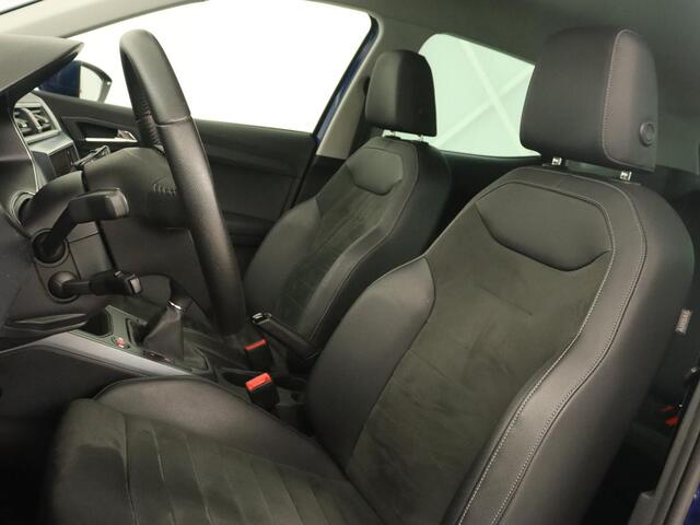 Seat Arona 1.0 TSI Style Business Intense Plus | Carplay | Camera | Adaptive cruise | Climate control | Stoelverwarming | Navigatie | Full LED | Virtual Cockpit | Getint glas