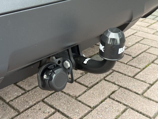 Seat Arona 1.0 TSI Style Business Intense Plus / Trekhaak / Digital Cockpit / Achteruitrij Camera / Stoel Verwarming /