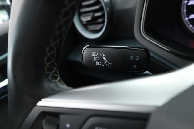 Seat Arona 1.0 TSI Xperience | Navi by App | Stoelverw. | Keyless | 17'' | PDC A | Clima
