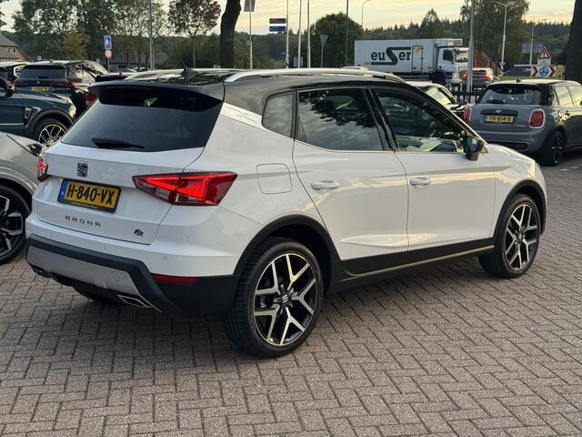 Seat Arona 1.0 TSI FR Xcellence Business Intense / Navigatie / Parkeerhulp achter / LED / 17'' / Stoelverwarming / DAB / Cruise Control Adaptief