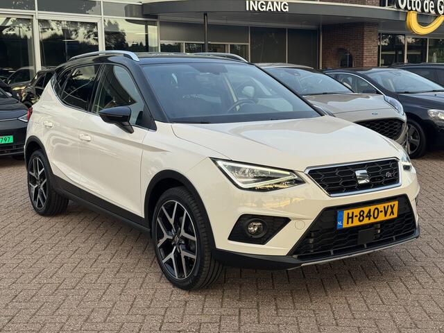 Seat Arona 1.0 TSI FR Xcellence Business Intense / Navigatie / Parkeerhulp achter / LED / 17'' / Stoelverwarming / DAB / Cruise Control Adaptief