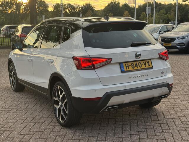 Seat Arona 1.0 TSI FR Xcellence Business Intense / Navigatie / Parkeerhulp achter / LED / 17'' / Stoelverwarming / DAB / Cruise Control Adaptief