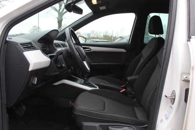 Seat Arona 1.0 TSI FR Xcellence Business Intense / Navigatie / Parkeerhulp achter / LED / 17'' / Stoelverwarming / DAB / Cruise Control Adaptief