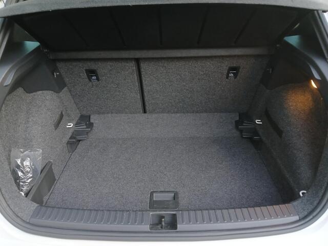 Seat Arona 1.0 TSI Xcellence + LED + Navi + Winterpakk. + Trekhaak etc. etc.