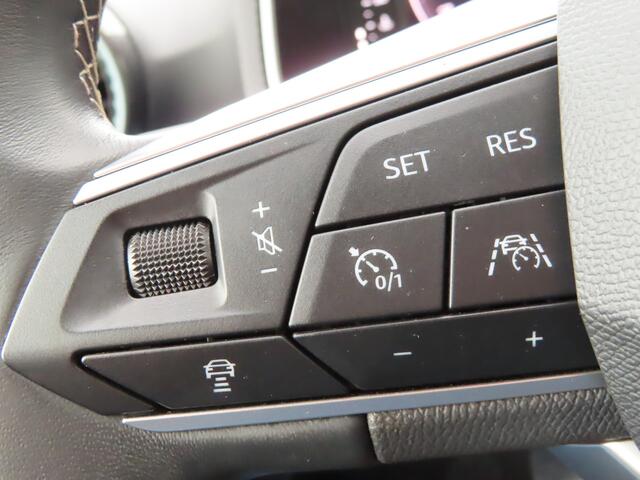 Seat Arona 1.0 EcoTSI Xperience Business Connect DSG | groot navi scherm | adaptive cruise | camera