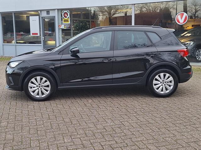 Seat Arona 1.0 EcoTSI Style Business Connect Airco/Navigatie/Cruisecontrol/Parkeersensoren/Draadloos laden van telefoon