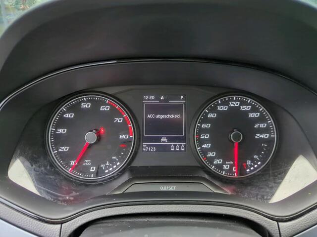 Seat Arona 1.0 TSI Style Business Intense DSG Automaat Navigatie / Camera / App-connect / Clima / Parkeersensoren / LM Velgen